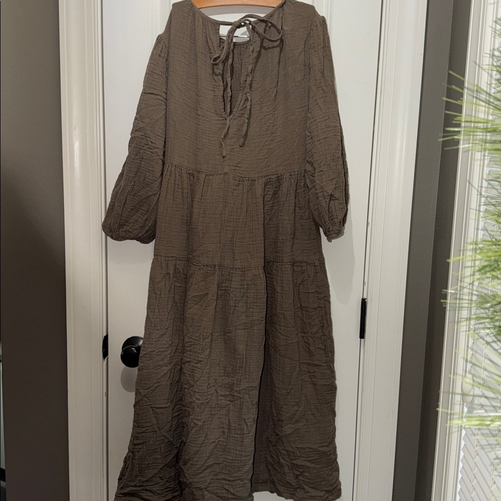 Women's Olive Midi Tiered Dress with Balloon Sleeves - Picture 8 of 9